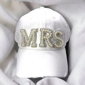 COPY - NWT Wool + Pepper Co. MRS Pearl Embellished Bride White Distressed Hat